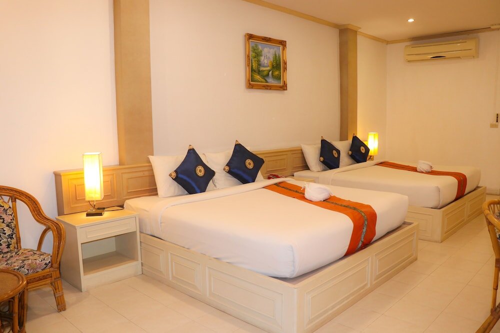 Трёхместный номер Standard с балконом Andaman Seaside Resort - SHA Extra Plus