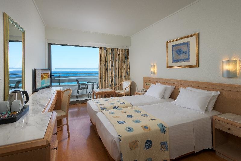Habitación doble Estándar con balcón y con vista al jardín Oceanis Beach Hotel