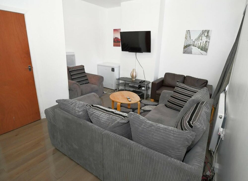 Cabaña 3-beds House in Manchester for up to 6 People