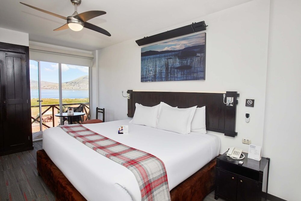 Camera doppia Superior con balcone e con vista sul lago Casa Andina Premium Puno