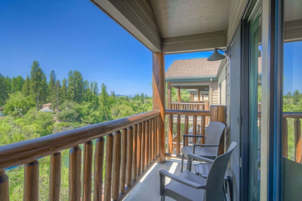 Habitación cuádruple Estándar con balcón The Pine Lodge on Whitefish River, Ascend Hotel Collection