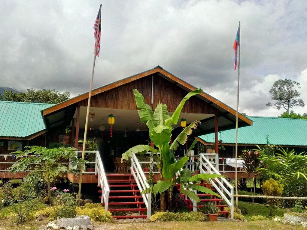 Кровать в общем номере Kinabalu Poring Vacation Lodge
