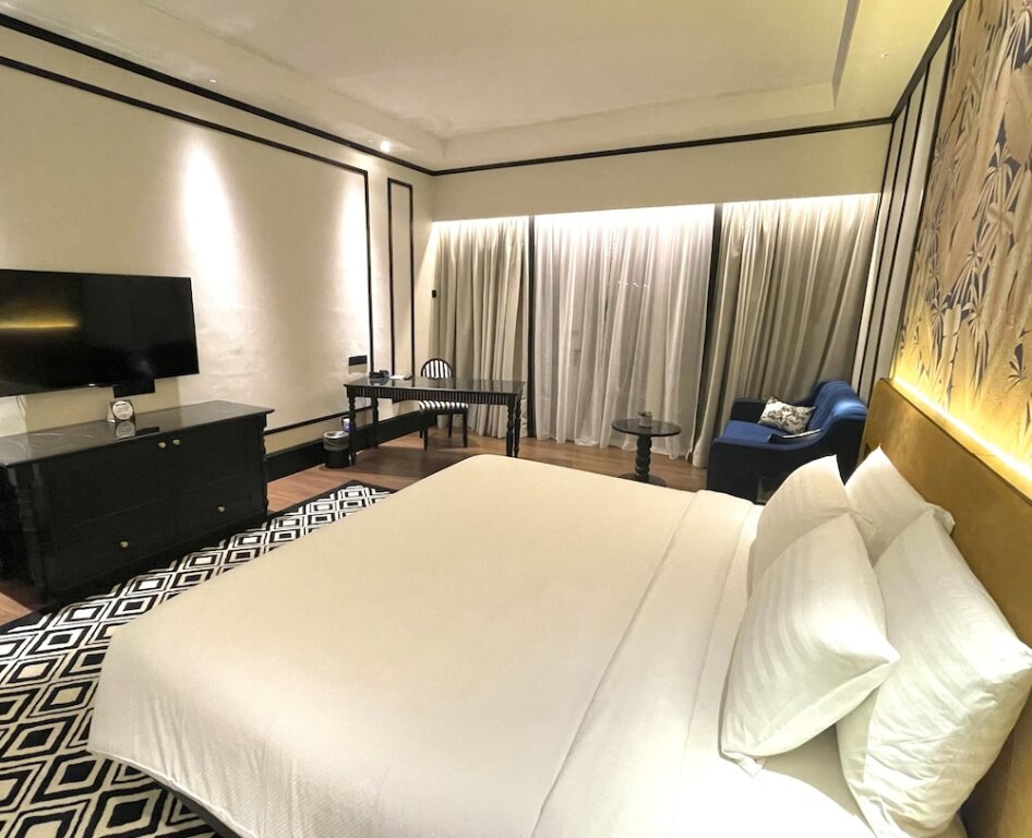 Standard room with balcony Bangi Resort Hotel