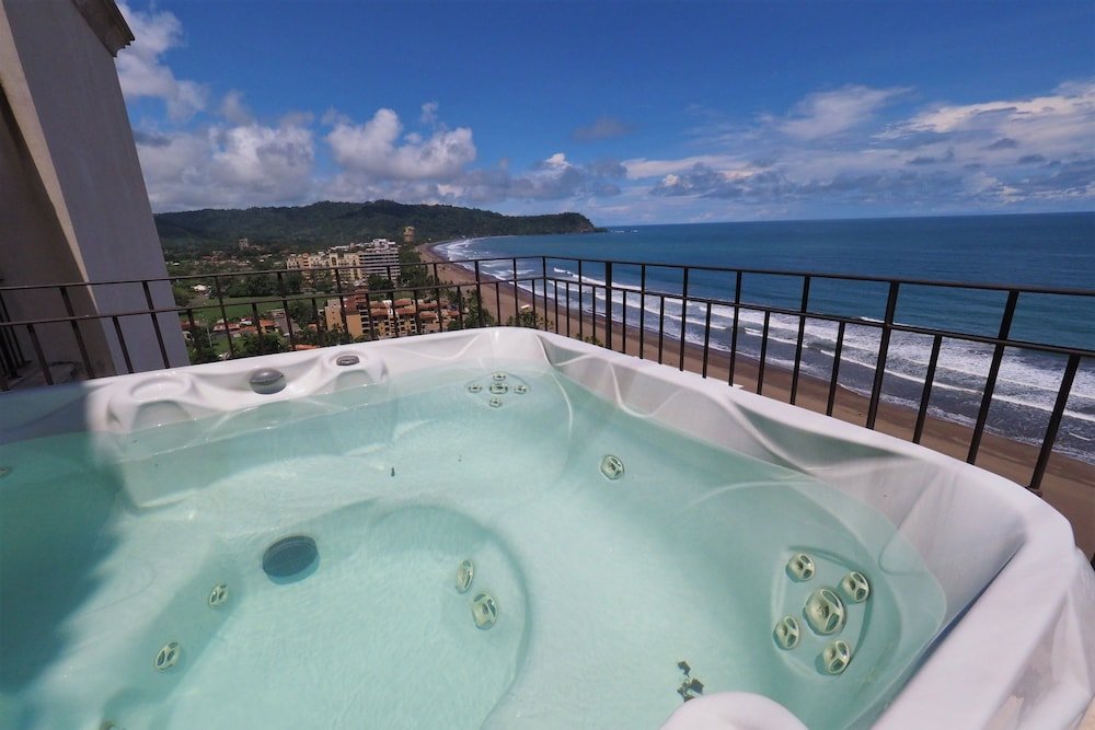 Camera Luxury Luxury Oceanfront Penthouse