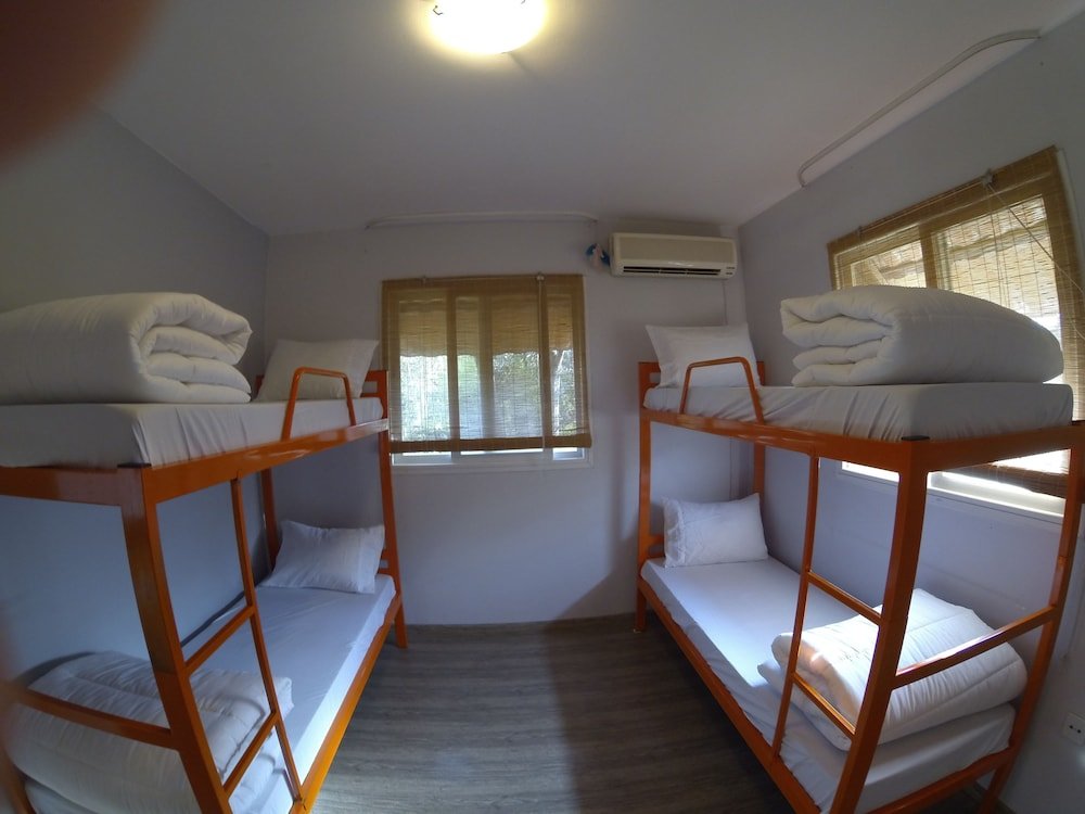 Кровать в общем номере (женский номер) Dead Sea Adventure Hostel
