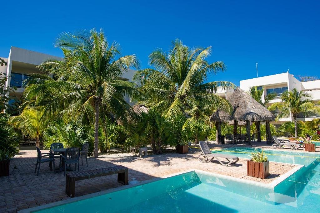Апартаменты Spacious and private retreat 1 block from the beach in Progreso East