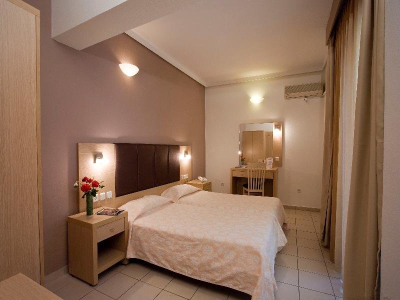 Standard room Caravel Hotel Apartments