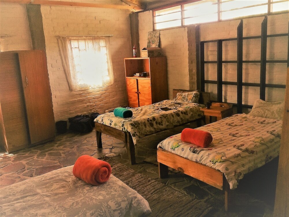 Кровать в общем номере (мужской номер) Stone Circle Lodge & Backpackers