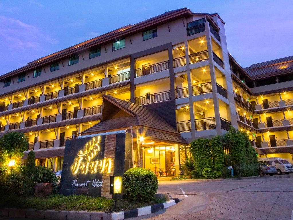 Номер Superior Panya Resort Hotel
