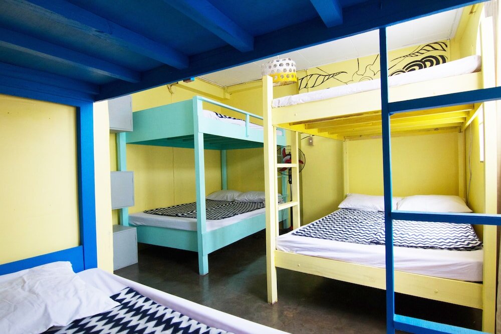 Cama en dormitorio compartido (dormitorio compartido femenino) Go Surfari House