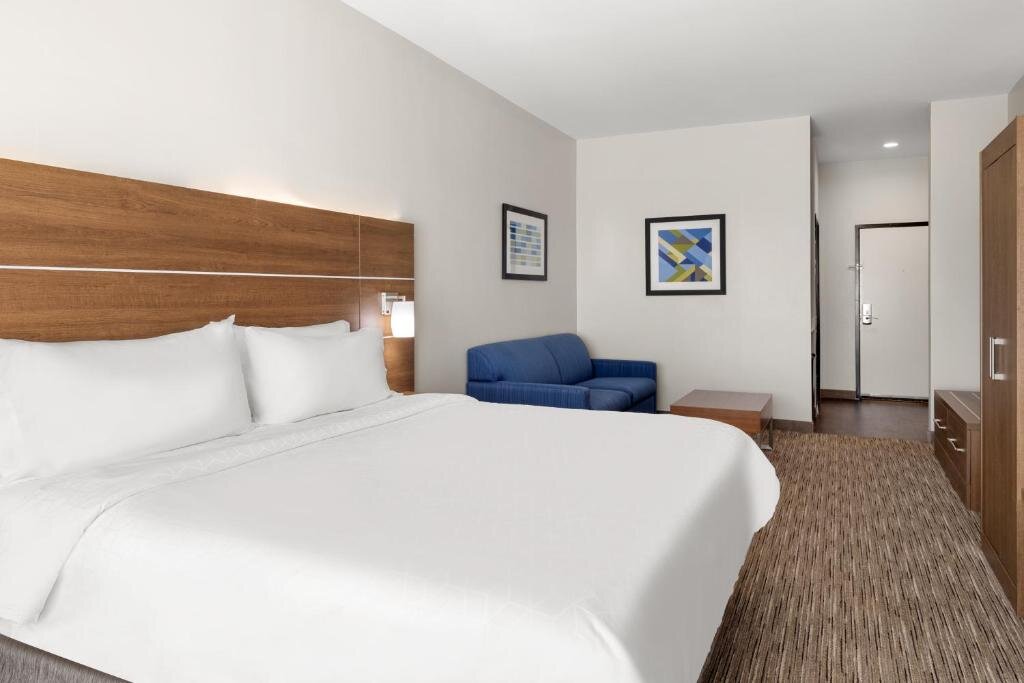 Suite Holiday Inn Express Hotel & Suites Graham, an IHG Hotel
