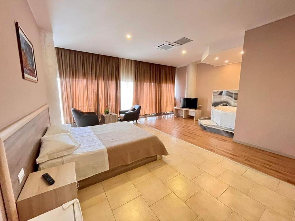 Standard Double room Hotel Tirana