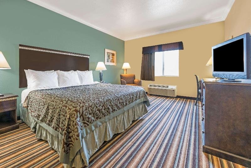Standard Zimmer Days Inn by Wyndham Rockdale Texas