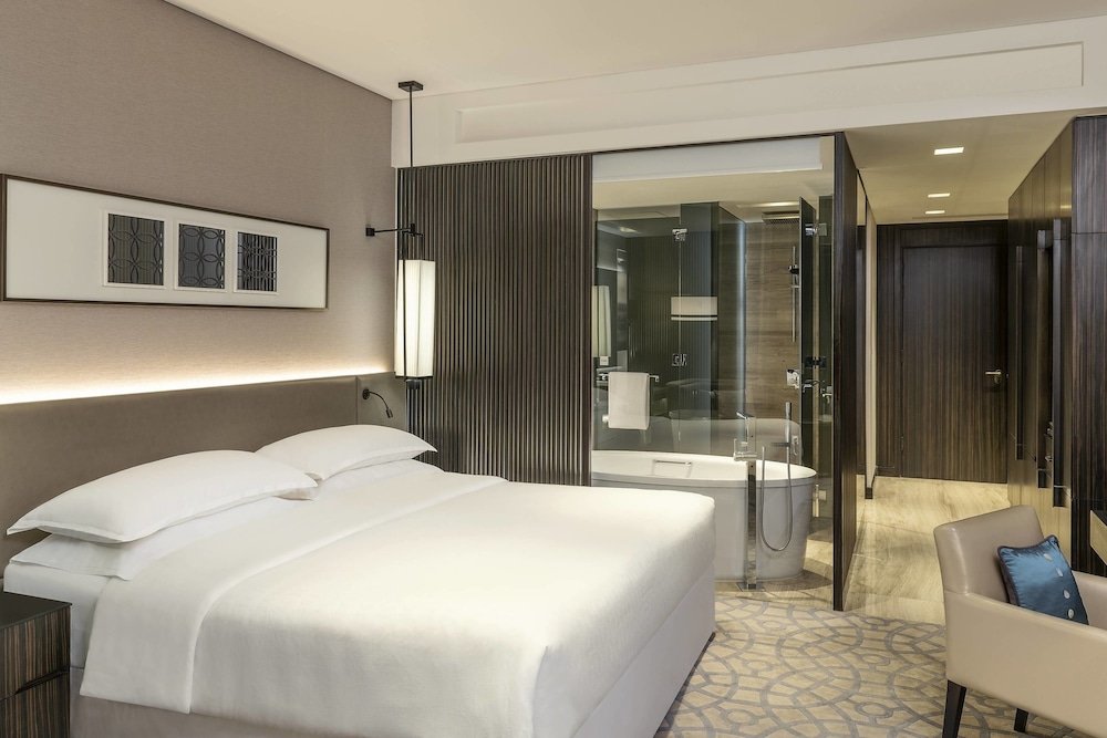Двухместный клубный номер Sheraton Grand Hotel, Dubai