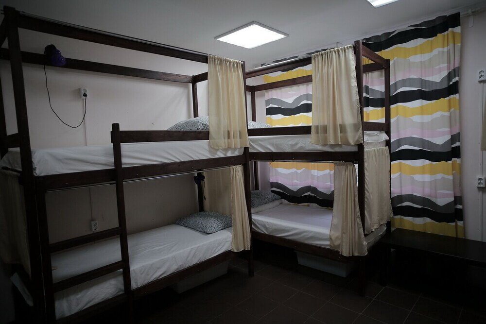Кровать в общем номере (мужской номер) Хостел «Прогресс»