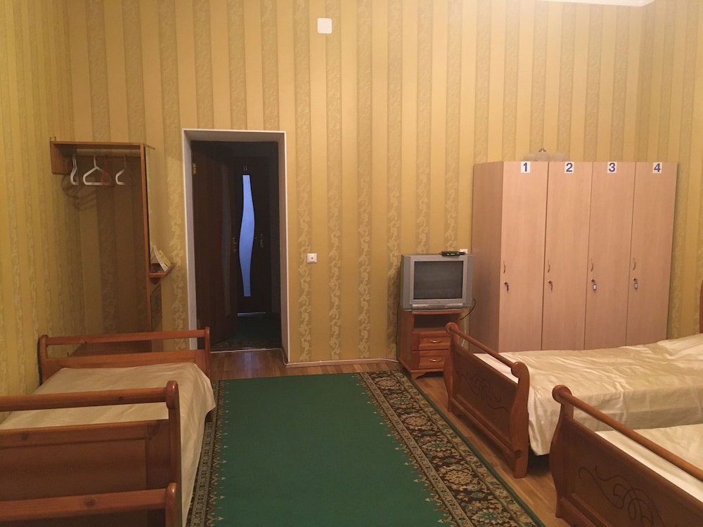 Cama en dormitorio compartido (dormitorio compartido masculino) Ierusalimskaya