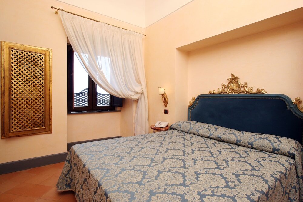 Camera doppia Classica 1 camera da letto con vista mare San Francesco al Monte