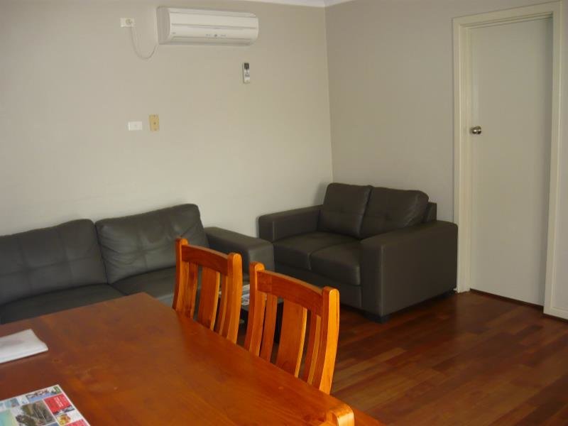 2 Bedrooms Suite Albany Apartments