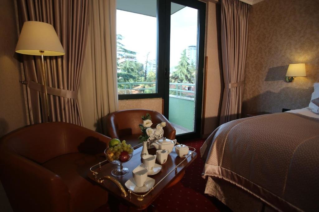 Standard double chambre avec balcon Grand Hotel & Spa Tirana