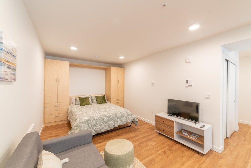 Номер Standard Bright Studio On Capitol Hill-amazing Rooftop Studio Bedroom Condo by Redawning