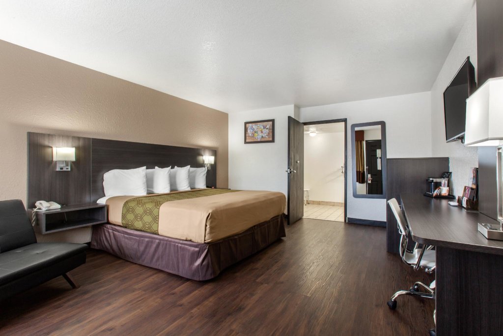 Кровать в общем номере SureStay Hotel by Best Western Phoenix Airport
