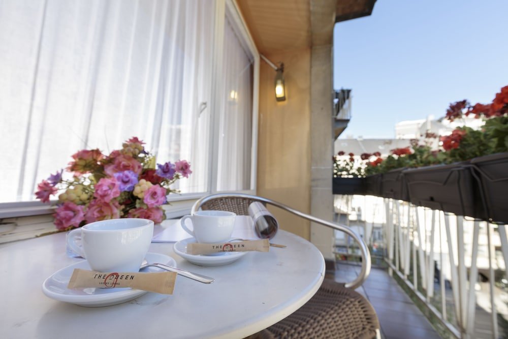 Deluxe Apartment with balcony and with city view The Queen Luxury Apartments - Villa Carlotta