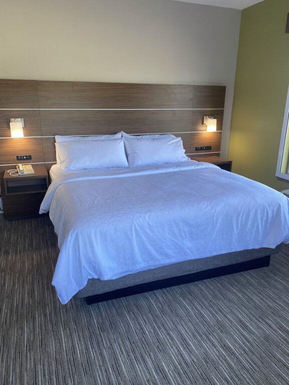 Suite 1 chambre Holiday Inn Express Hotel & Suites Opelika Auburn, an IHG Hotel