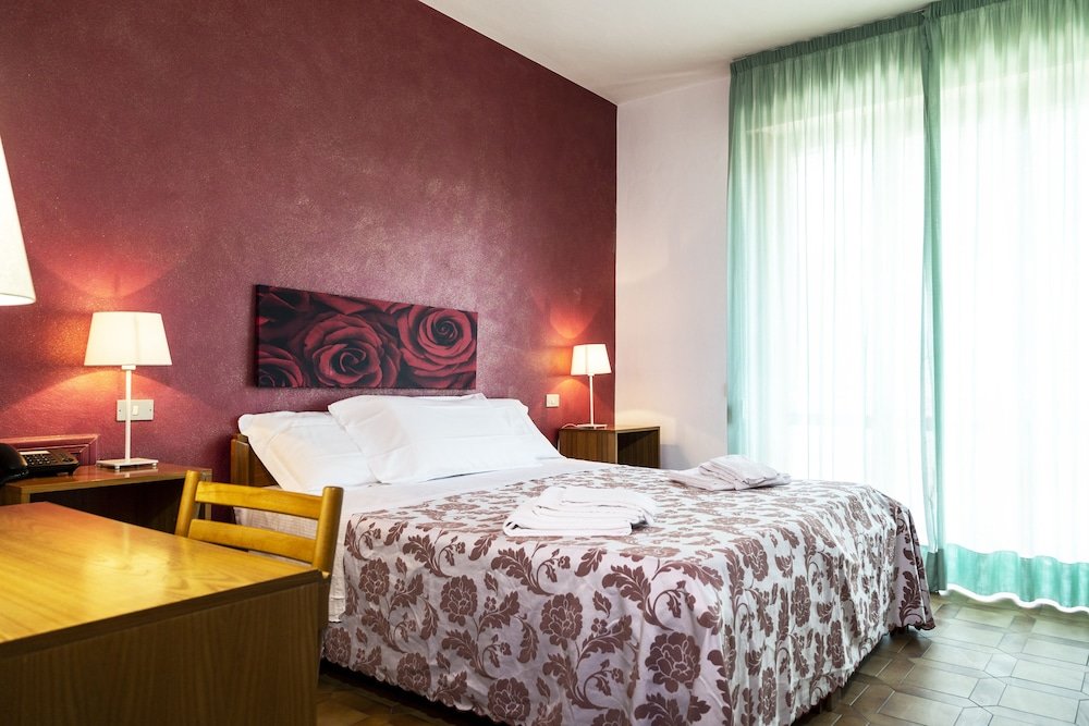 Classic Double room with balcony and with garden view Hotel Parco dei Pini