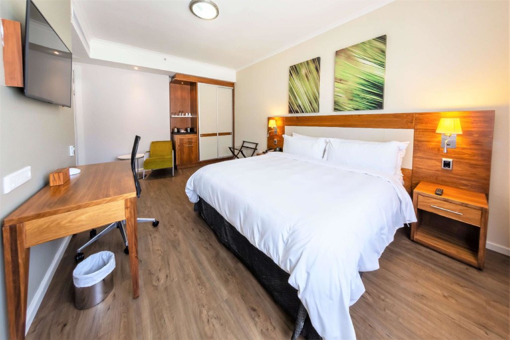 Standard Doppel Zimmer DoubleTree by Hilton Cape Town Upper Eastside