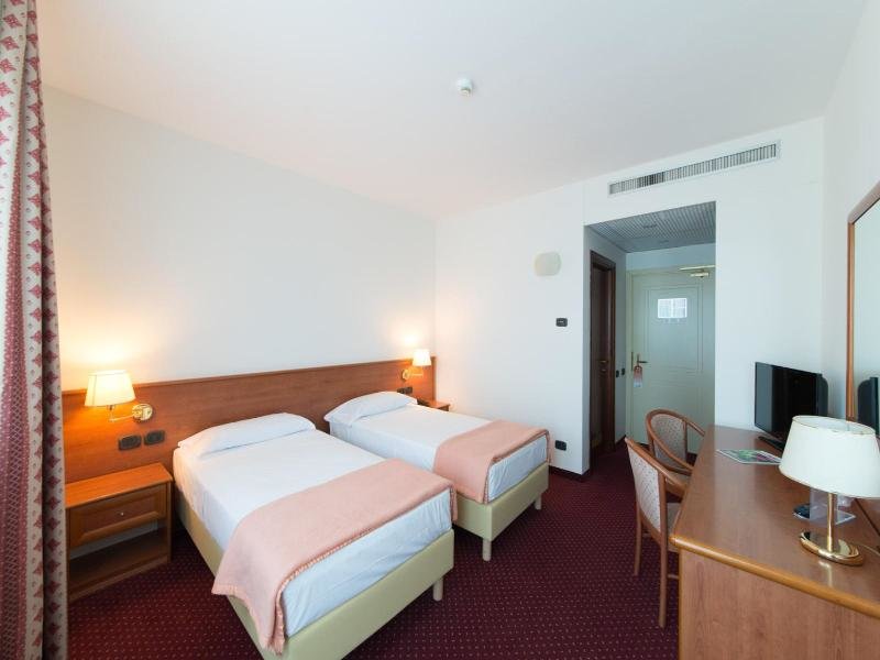 Standard Doppel Zimmer Airport Hotel Bergamo