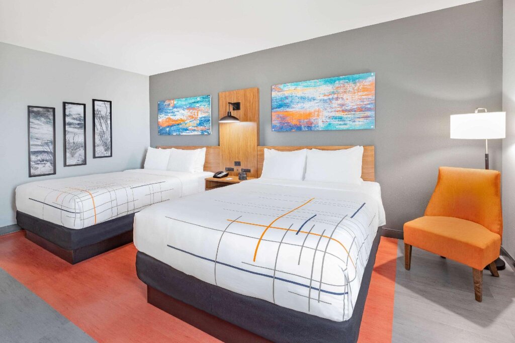 Четырёхместный номер Standard La Quinta Inn & Suites by Wyndham Fort Stockton Northeast