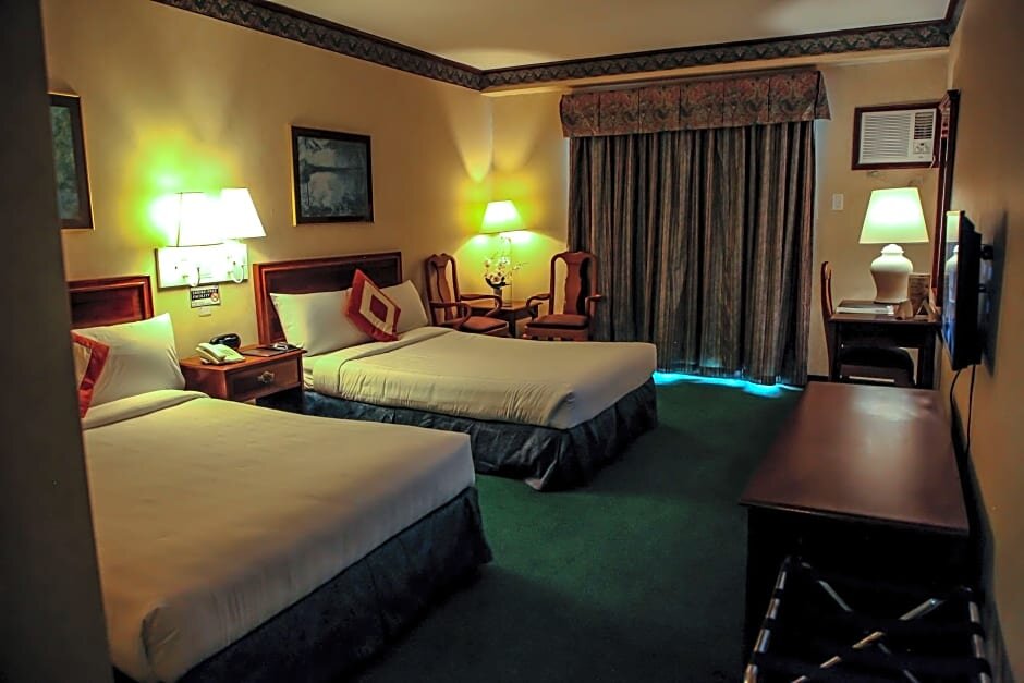 Superior room Days Hotel Tagaytay