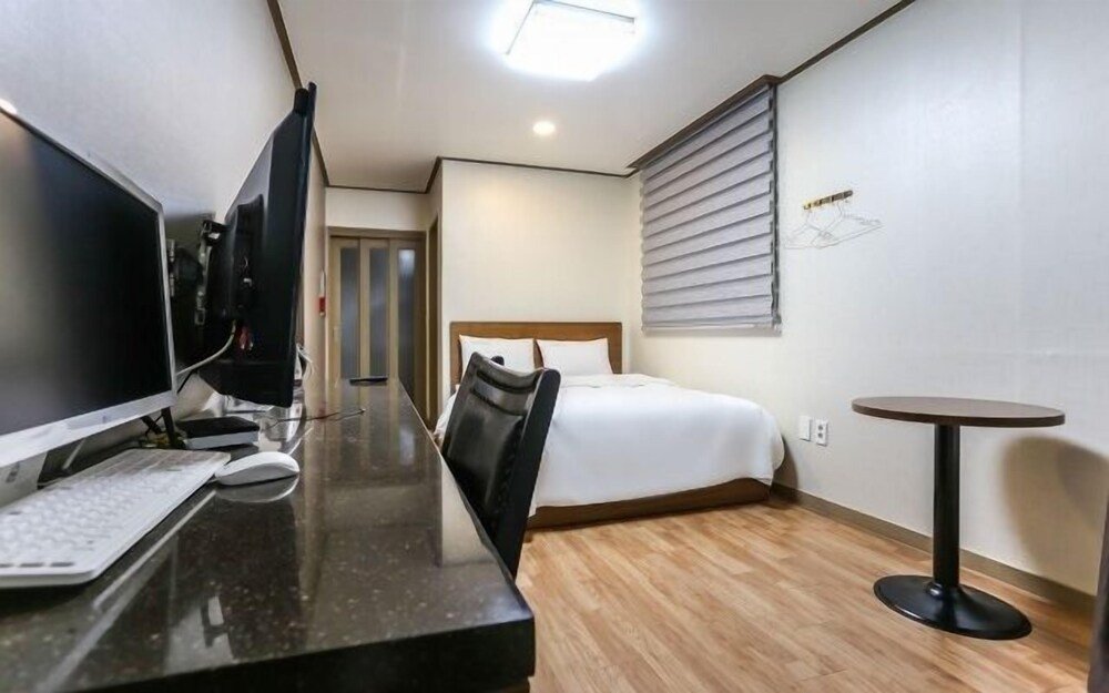 Standard room Hyundae Motel