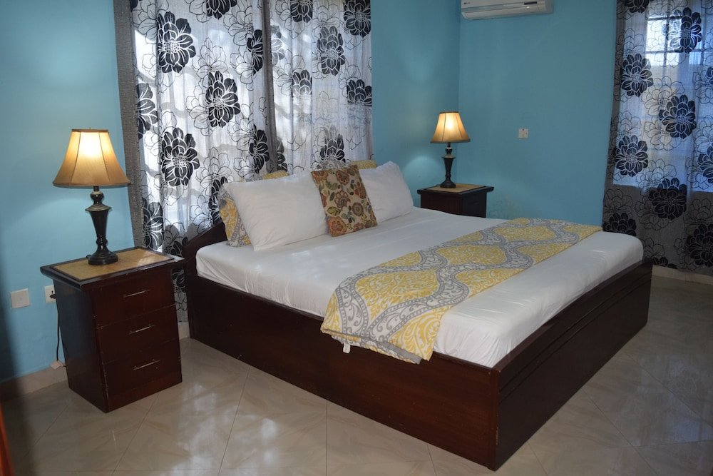 Двухместный номер Deluxe цокольный этаж Coconut Pointe Villa & Beach Resort