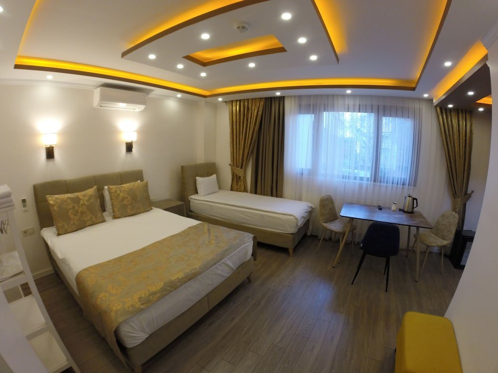 Трёхместный номер Standard цокольный этаж Meydan Suites