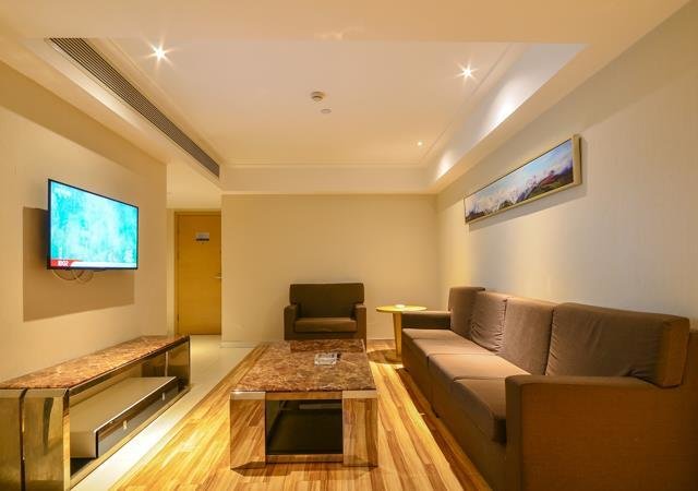 Suite City Comfort Inn Jingzhou Wanda Plaza