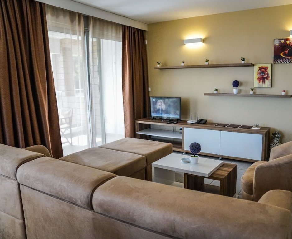 Deluxe appartement 2 chambres avec balcon et Vue mer Hotel & Beach Club Mediterraneo Liman