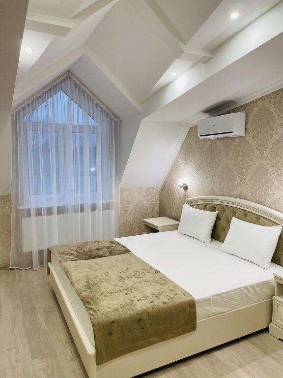 Suite junior Restoranno-Gostinichny Kompleks "Ochag" Mini-hotel