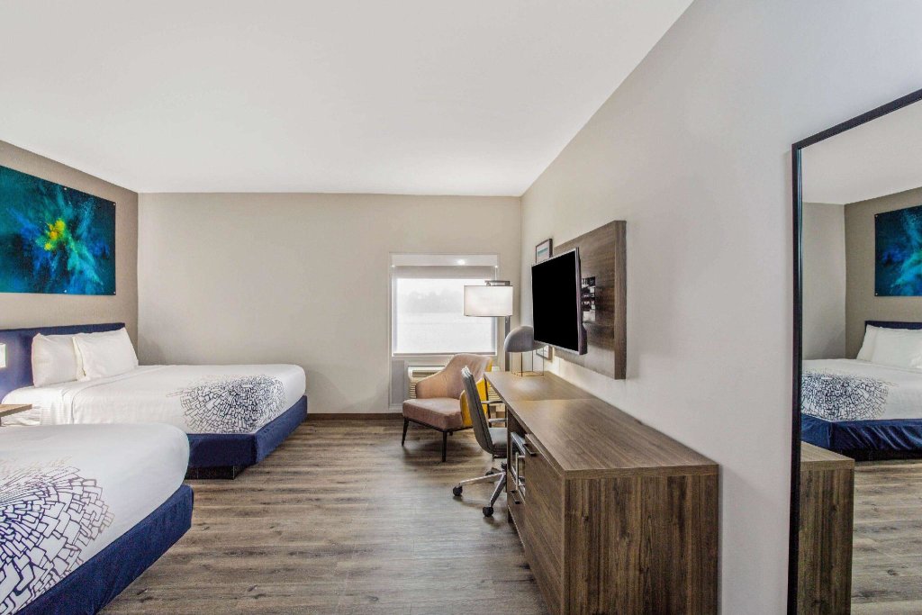 Deluxe Quadruple room La Quinta Inn & Suites by Wyndham Miramar Beach-Destin