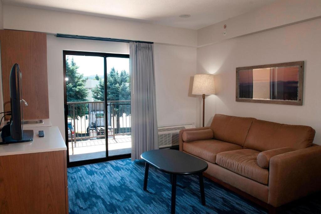 Четырёхместный люкс Executive Fairfield Inn & Suites by Marriott Spokane Valley
