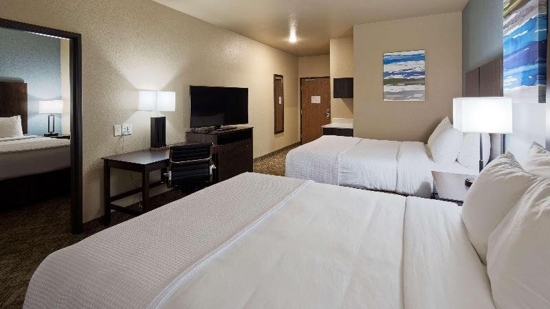 Suite 2 Schlafzimmer Best Western Golden Spike Inn & Suites