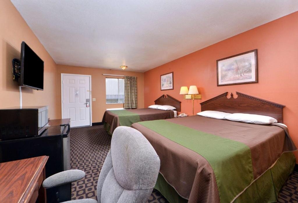 Standard Double room Americas Best Value Inn and Suites Siloam Springs
