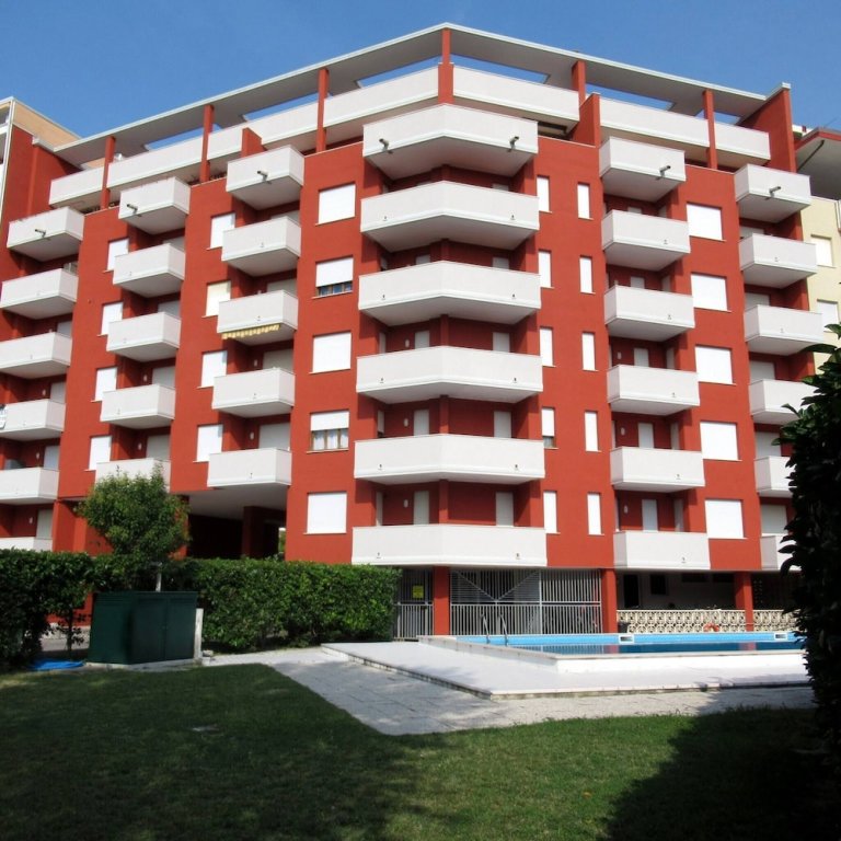 Apartamento 1 dormitorio con balcón y con vista a la ciudad Modern Flat for 6 in a Residence With Shared Pool