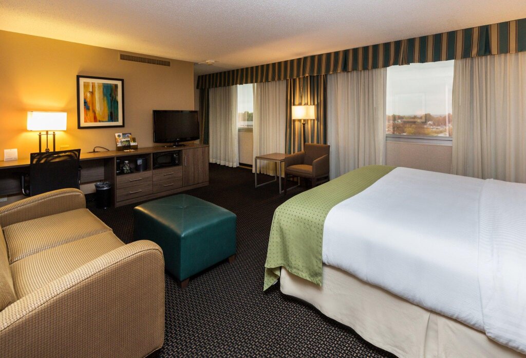 Двухместный номер Premium Holiday Inn Des Moines-Downtown-Mercy Campus, an IHG Hotel