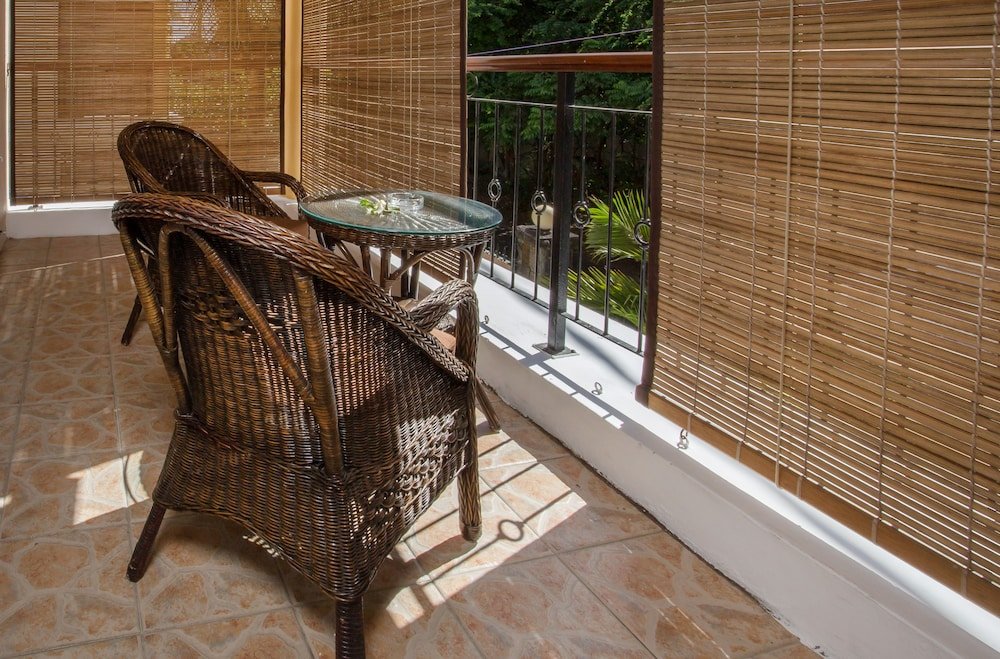 Comfort Triple room with balcony Residence Le Palmiste