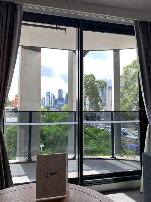 Апартаменты Premium City Edge South Melbourne Apartment Hotel
