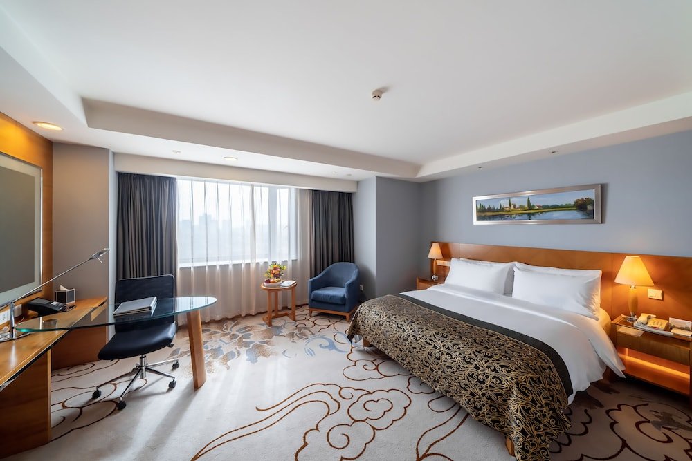 Comfort Double room with balcony Maritim Hotel Taicang Garden