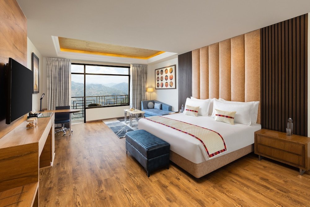 Suite doble De ejecutivo con balcón y con vista a la montaña Justa Cliffend Resort & Spa, Mashobra