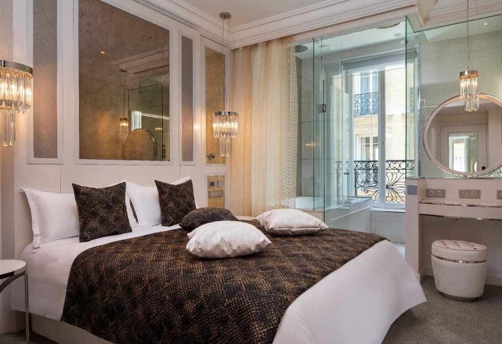 Номер Classic Paris j'Adore Hotel & Spa