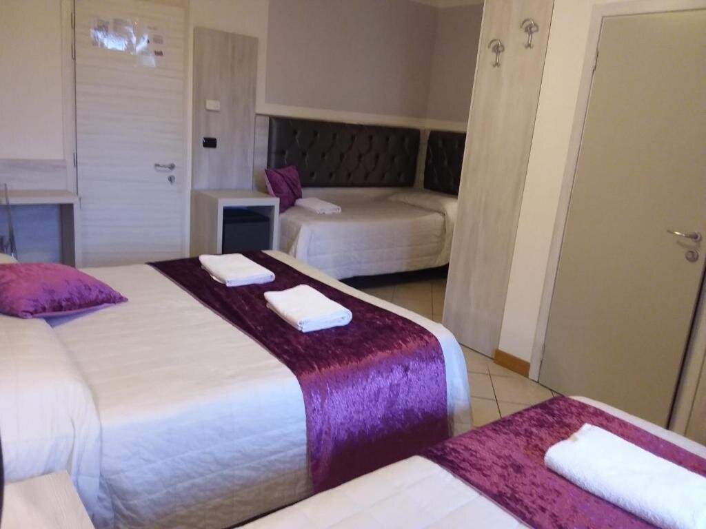 Standard Vierer Zimmer mit Balkon und mit Meerblick Hotel Playa
